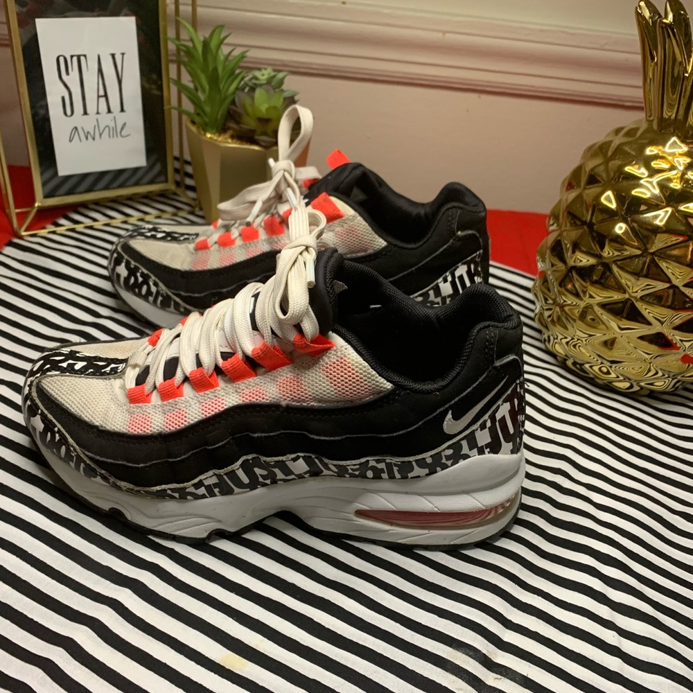 Slightly used Nike Airmax 95’s